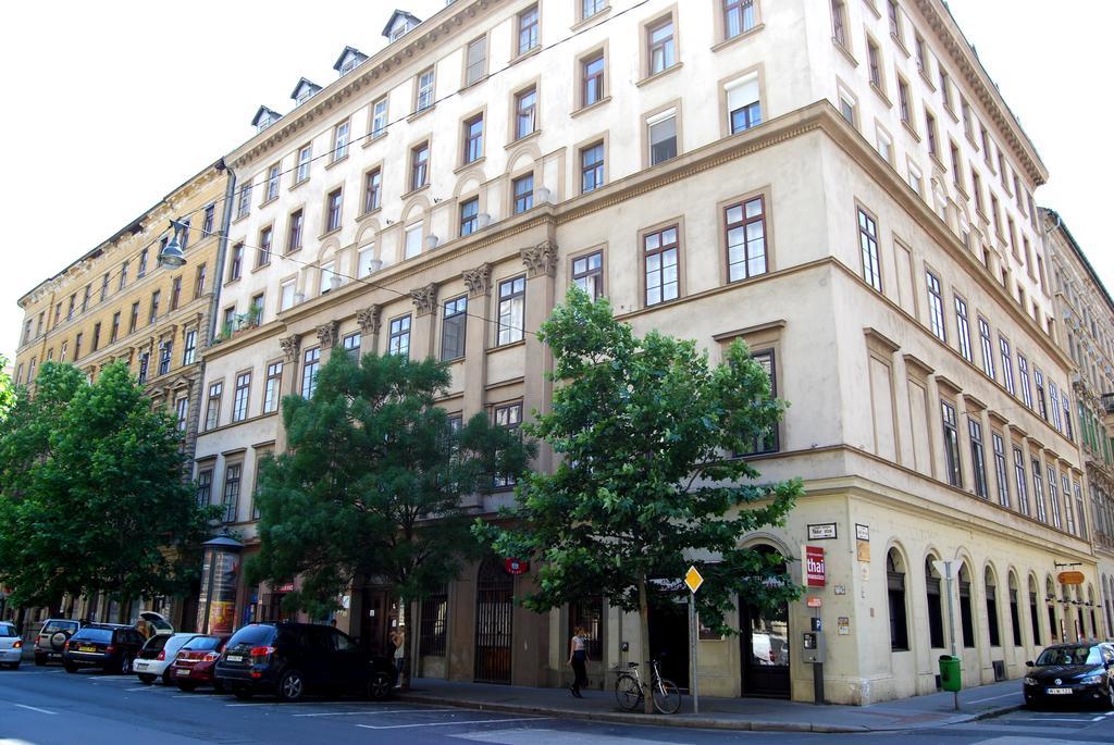 Budapest Centrum Cozy Hostel Exterior photo